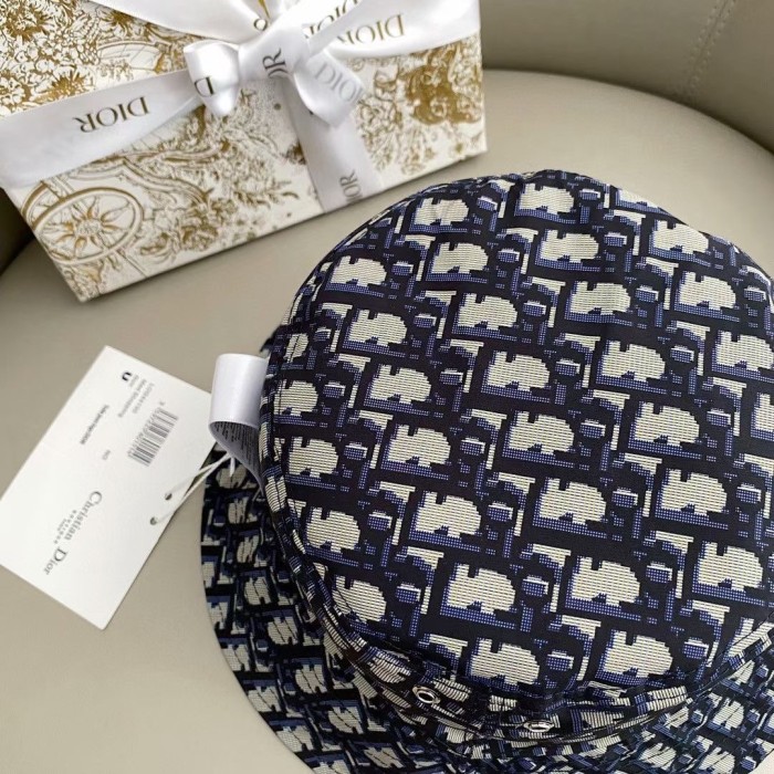Streetwear Hat DIOR 329403