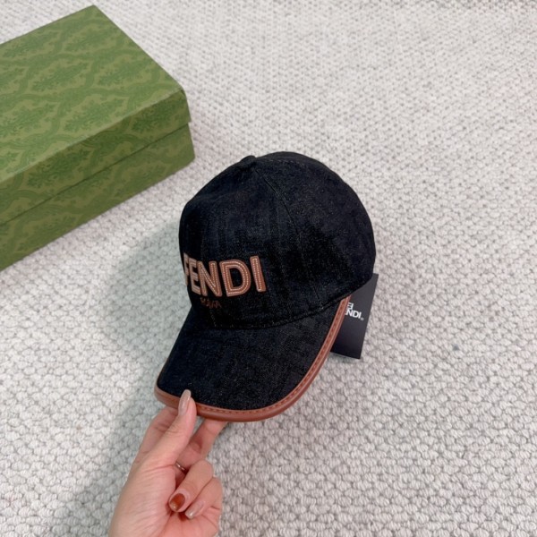 Streetwear Hat Fendi 329339