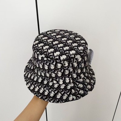 Streetwear Hat DIOR 329402