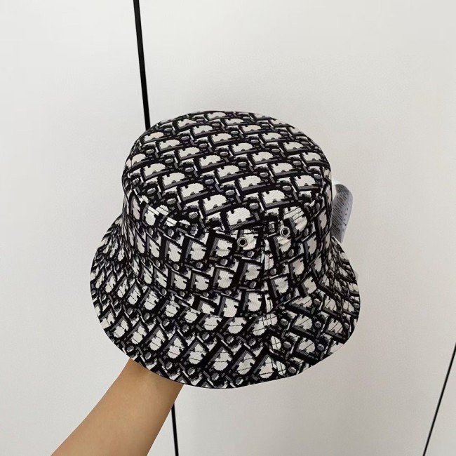 Streetwear Hat DIOR 329402