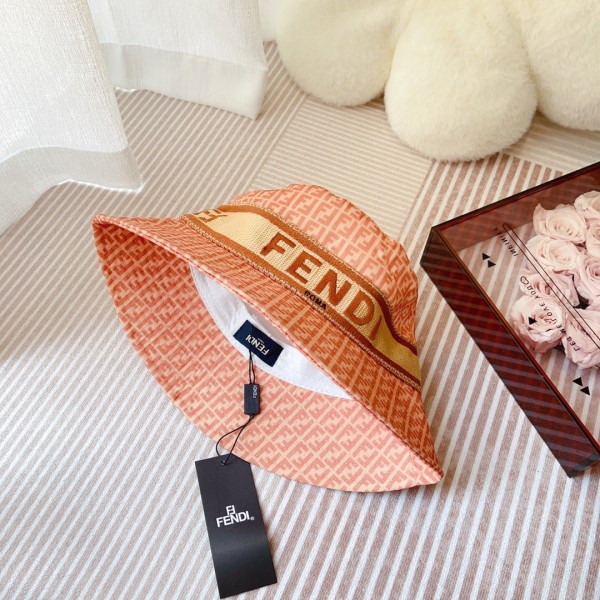 Streetwear Hat Fendi 329374