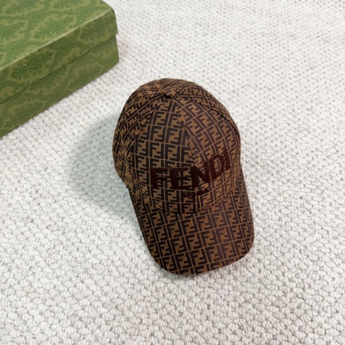 Streetwear Hat Fendi 329351