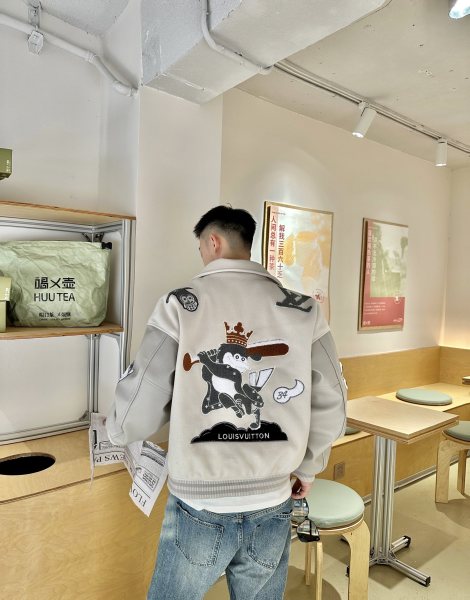 Clothes Louis Vuitton 1066