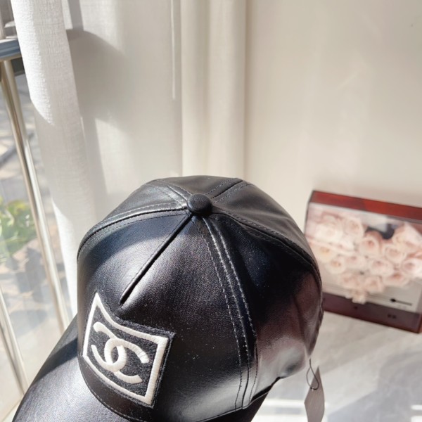 Streetwear Hat Chanel 329376