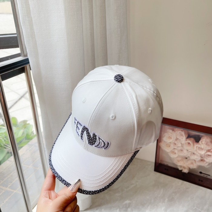 Streetwear Hat Fendi 329409
