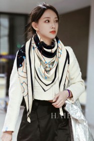 Streetwear Scarf CHANEL 329291 SIZE:140*140cm