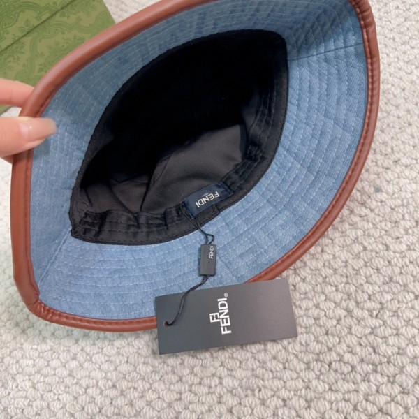 Streetwear Hat Fendi 329338