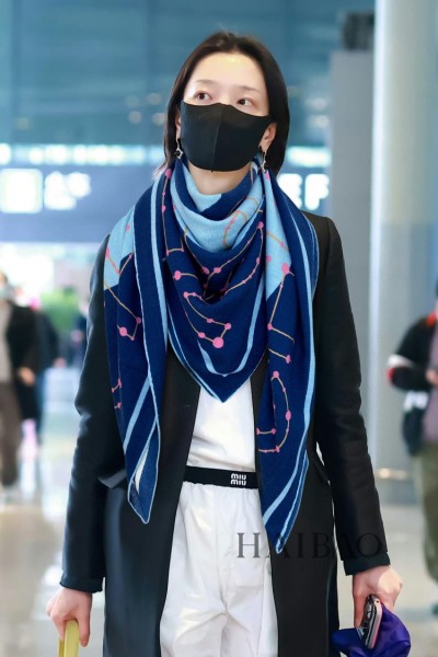 Streetwear Scarf CHANEL 329292 SIZE:140*140cm