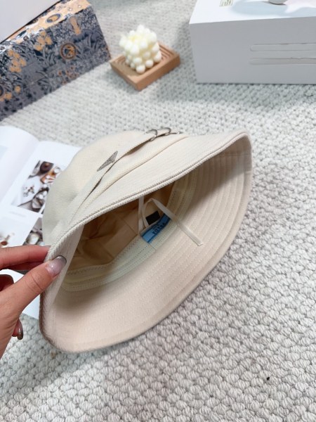 Streetwear Hat Prada 329301