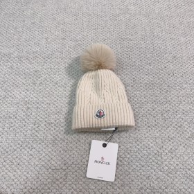 Streetwear Hat Moncler 329304