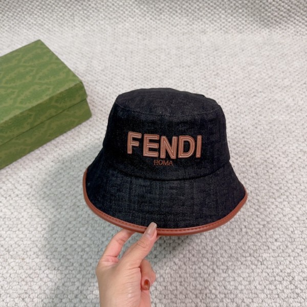 Streetwear Hat Fendi 329337