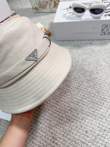 Streetwear Hat Prada 329301