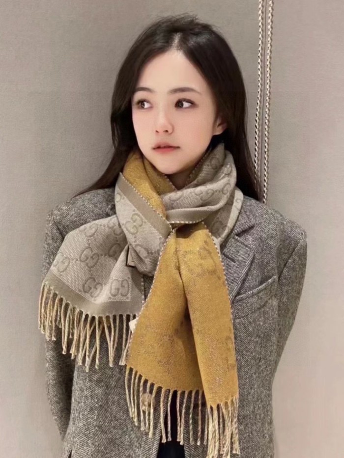 Streetwear Scarf GUCCI 329103 SIZE:90cm*90cm