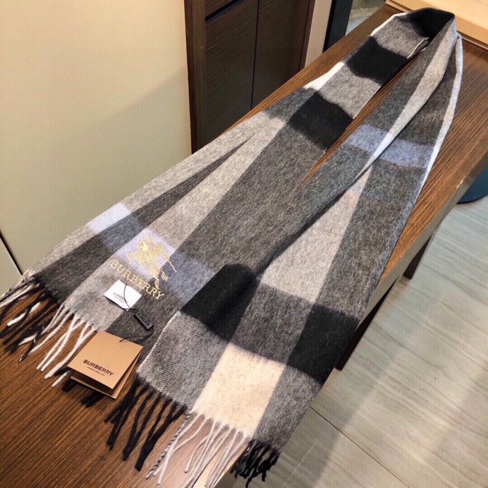 Streetwear Scarf Burberry 329072 size:32*180cm