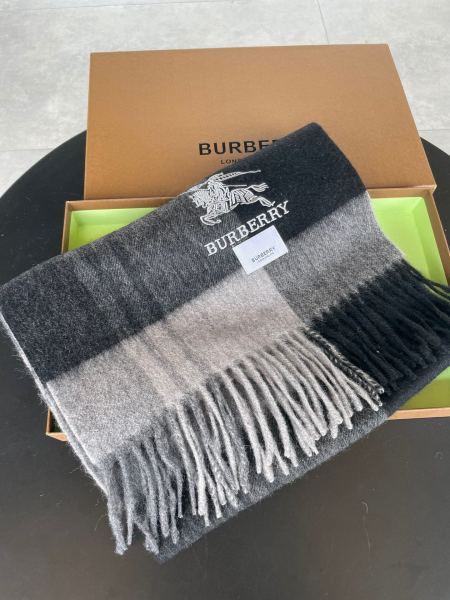 Streetwear Scarf Burberry 329093 SIZE:32*192cm