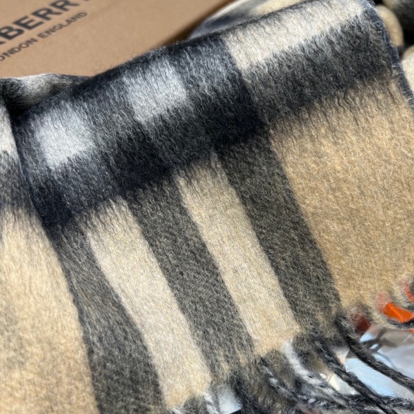 Streetwear Scarf BURBERRY 329098 size：186*35cm