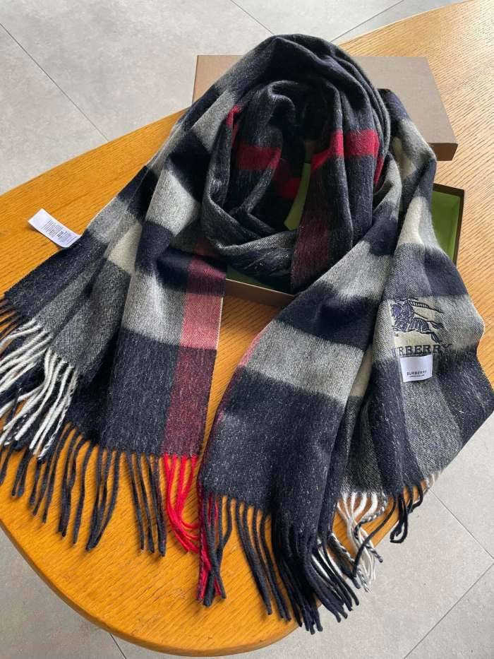Streetwear Scarf Burberry 329084 size:70*200cm