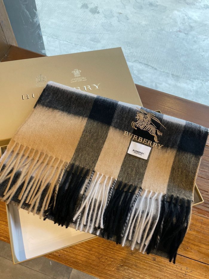 Streetwear Scarf Burberry 329087 size:35*200cm