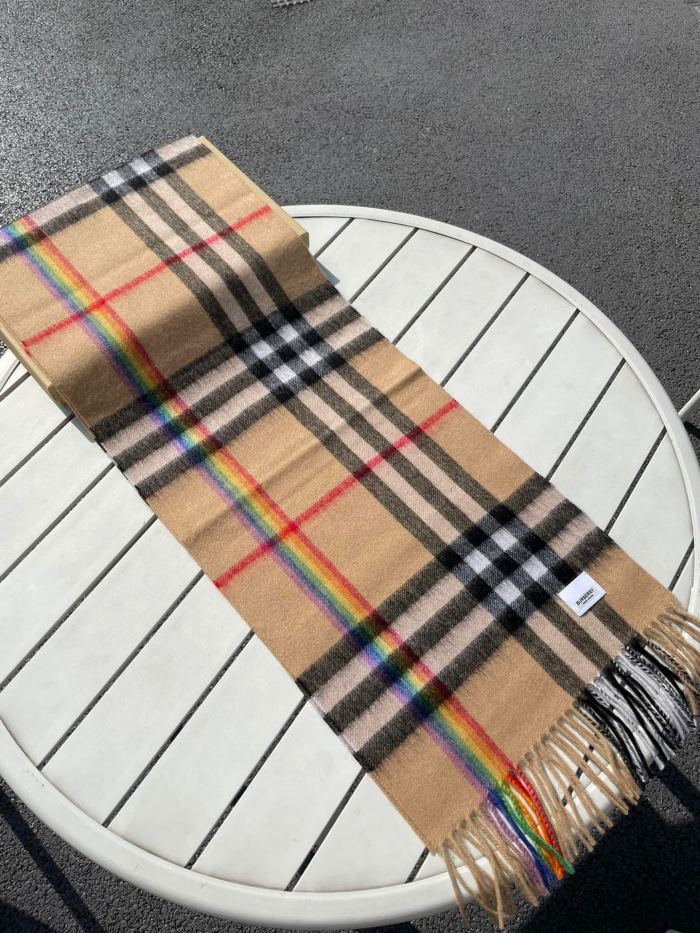 Streetwear Scarf Burberry 329097 size：30*200cm