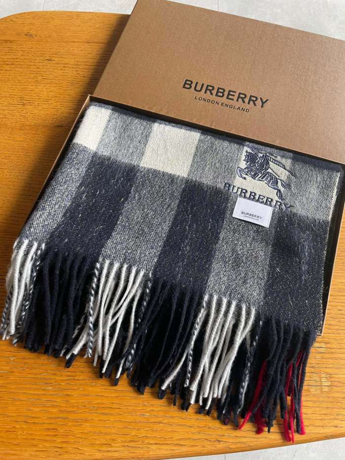 Streetwear Scarf Burberry 329084 size:70*200cm