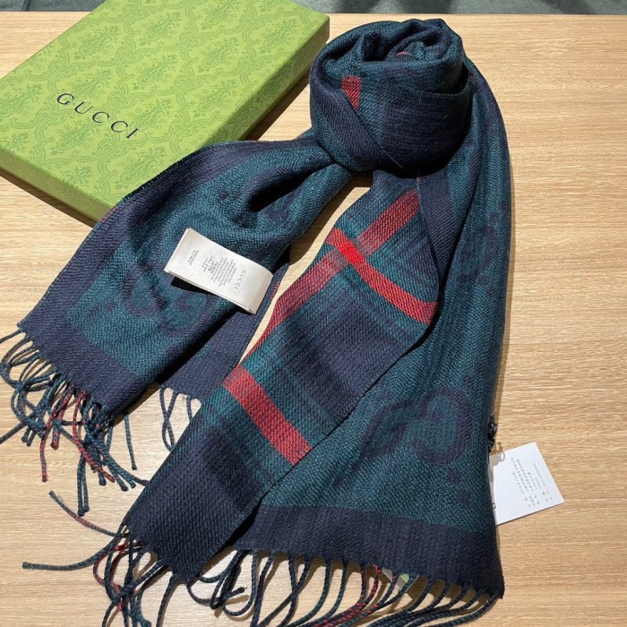 Streetwear Scarf GUCCI 329111 SIZE:45*170cm