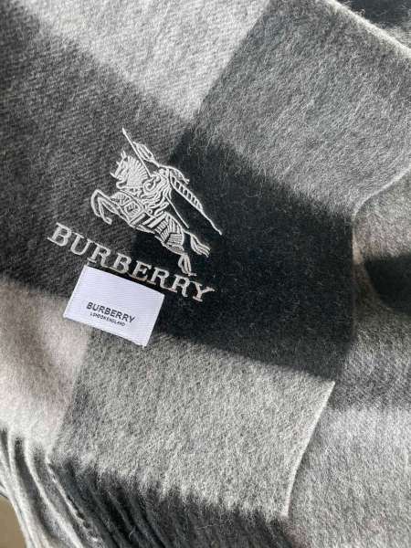 Streetwear Scarf Burberry 329093 SIZE:32*192cm