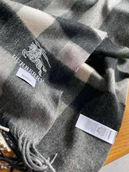 Streetwear Scarf Burberry 329082 size:70*200cm