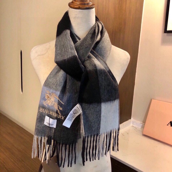 Streetwear Scarf Burberry 329072 size:32*180cm