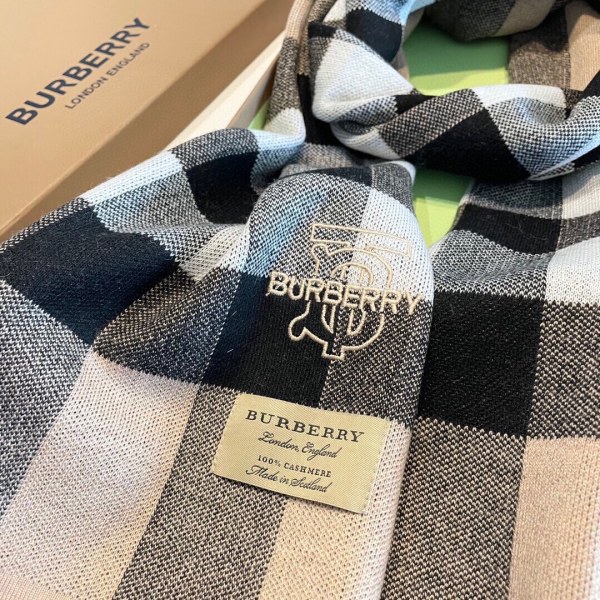 Streetwear Scarf BURBERRY 329076 size:180*35cm