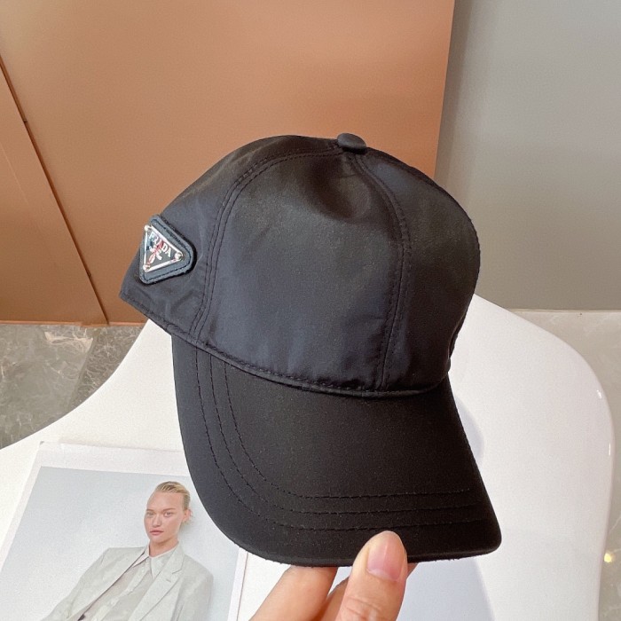 Streetwear Hat Prada 329046
