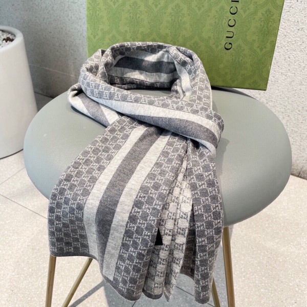 Streetwear Scarf GUCCI 329060 SIZE:32*180cm