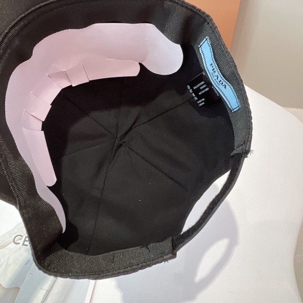 Streetwear Hat Prada 329046