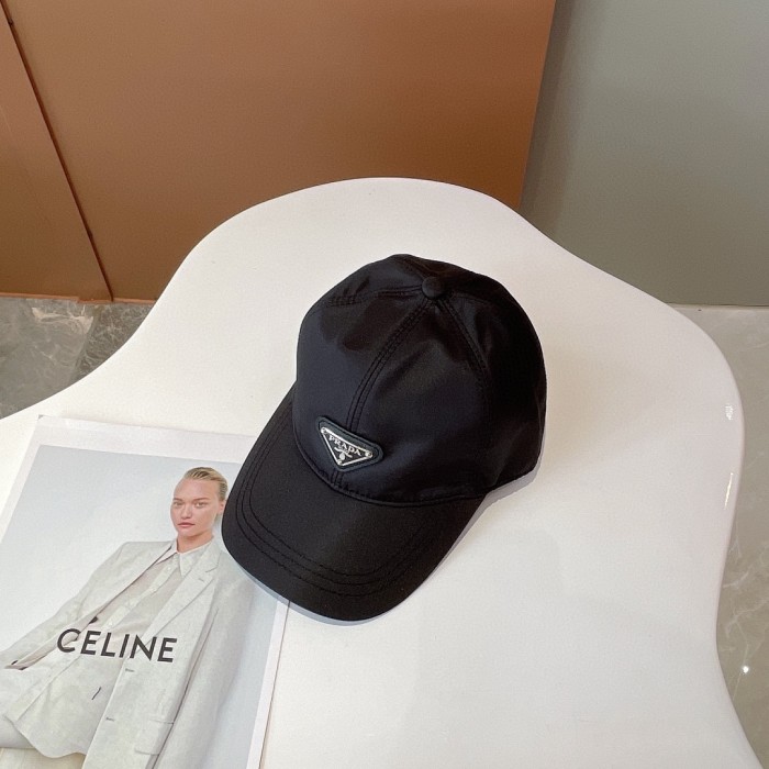 Streetwear Hat Prada 329045