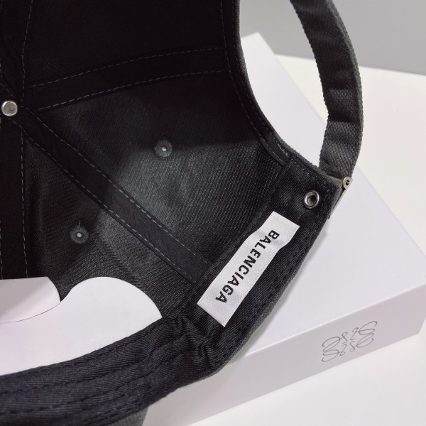 Streetwear Hat balenciaga 329034