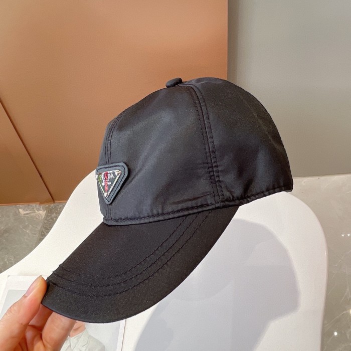 Streetwear Hat Prada 329045