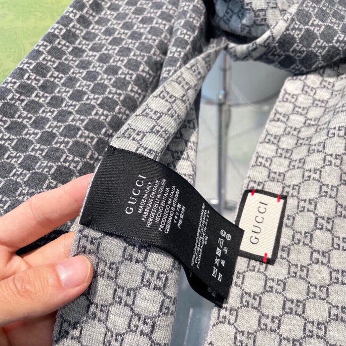 Streetwear Scarf GUCCI 329062 SIZE:32*180cm