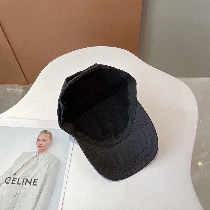 Streetwear Hat Prada 329045