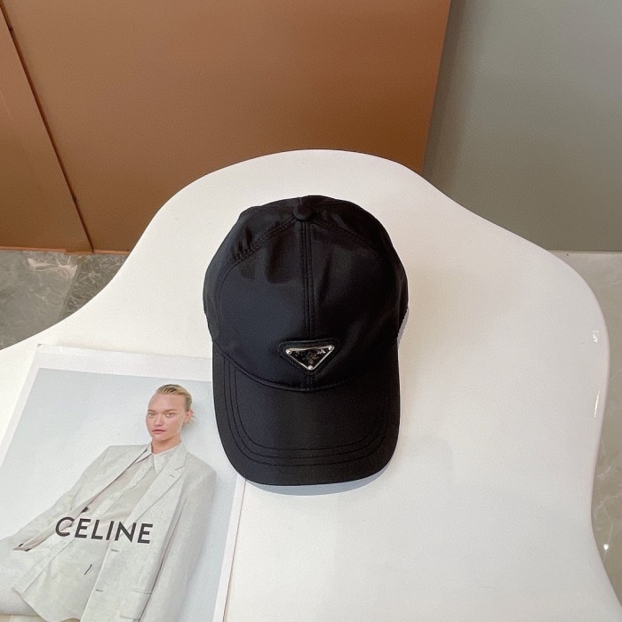 Streetwear Hat Prada 329045