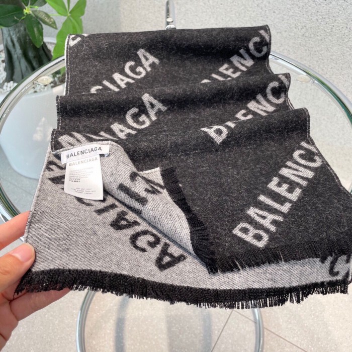 Streetwear Scarf BURBERRY 329064 size：32*180cm