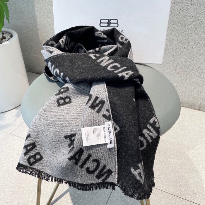 Streetwear Scarf BURBERRY 329064 size：32*180cm
