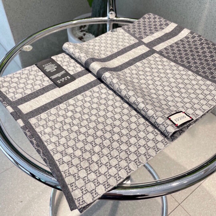 Streetwear Scarf GUCCI 329062 SIZE:32*180cm