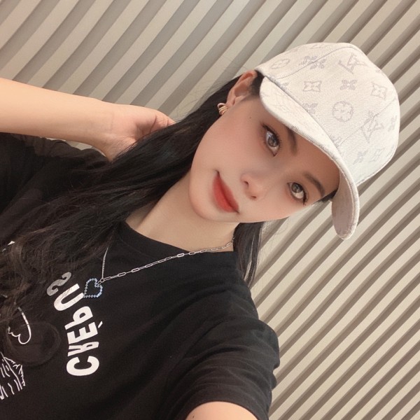 Streetwear Hat LV 329040