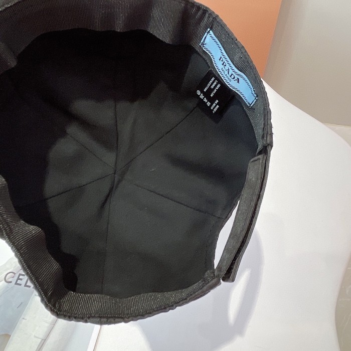 Streetwear Hat Prada 329045