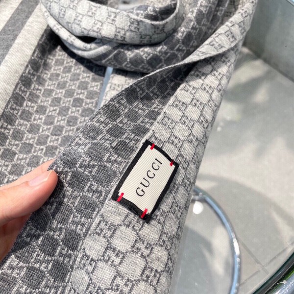 Streetwear Scarf GUCCI 329060 SIZE:32*180cm