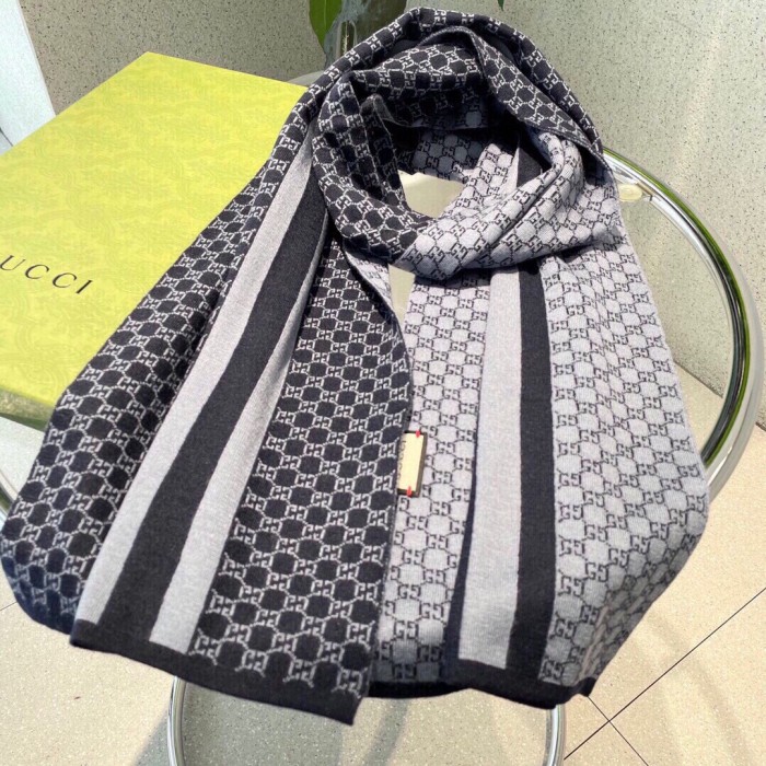 Streetwear Scarf GUCCI 329063 SIZE:32*180cm