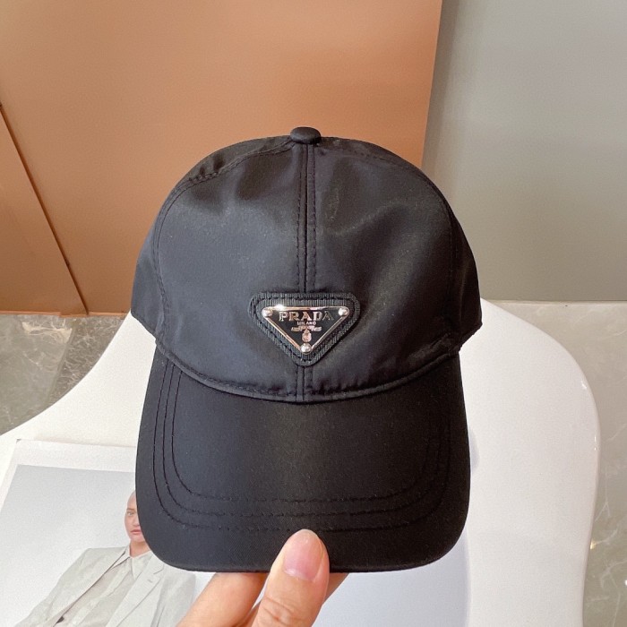 Streetwear Hat Prada 329045