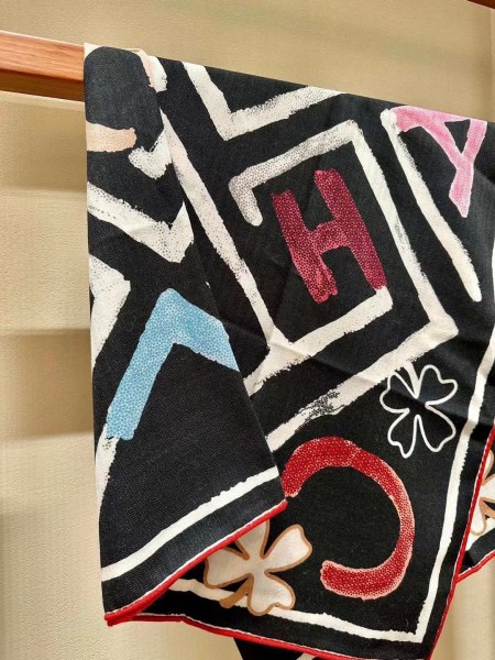 Streetwear Scarf CHANEL 328990 SIZE:110*110cm