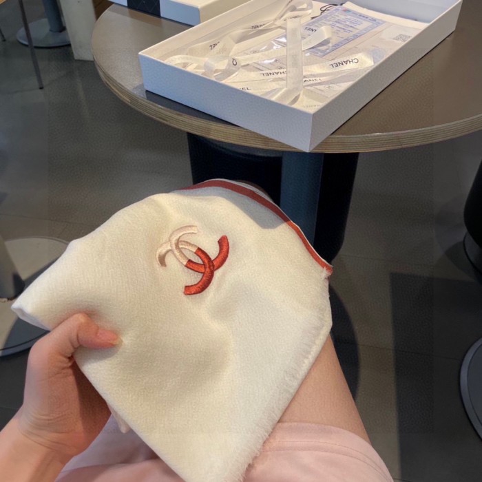 Streetwear Scarf CHANEL 329005 SIZE:105*180cm