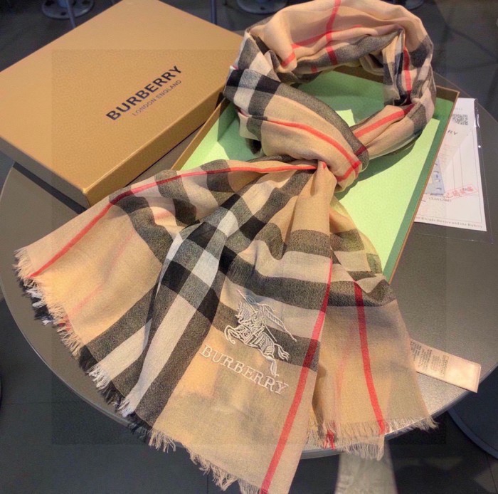 Streetwear Scarf BURBERRY 329015 size：90*210cm