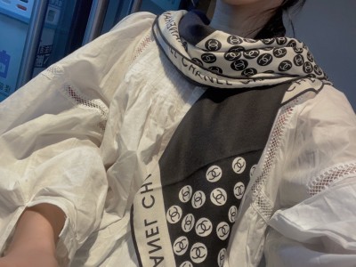 Streetwear Scarf CHANEL 329011 SIZE:140*140cm